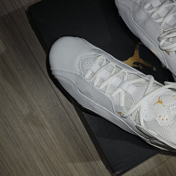 Jordan retro #7 YELLOW ,BLACK & WHITE SZ 7Y/7M - Picture 3 of 12